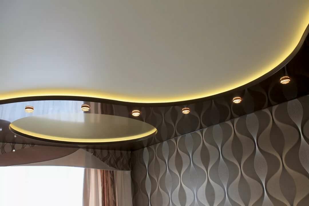 تقوم الشركة بتركيب الجبس بورد كأسقف مستوية ومتينة